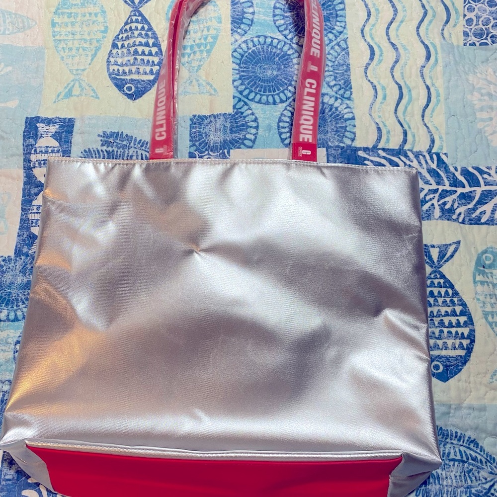 2 available Winter 2021/2022 Clinique shiny Silver & Red Tote Brand New